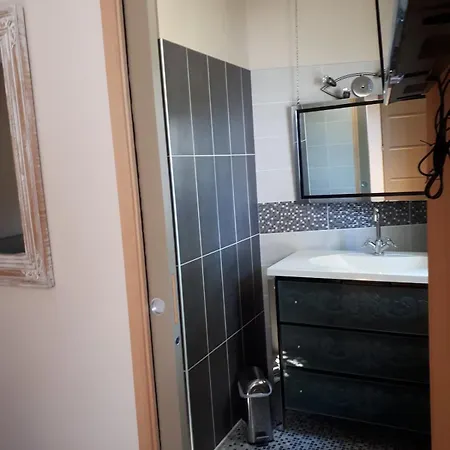 Villa De Plain Pied à 50 Mètres De La *